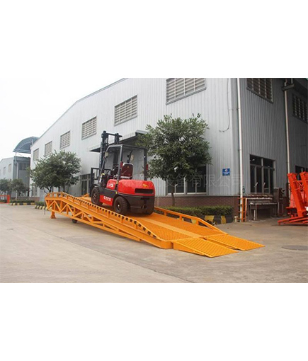 移動(dòng)式登車(chē)橋
